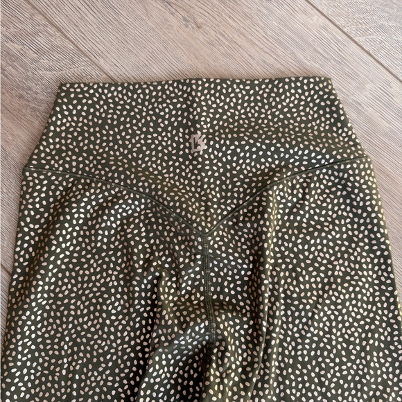 Buffbunny collection Olive and gold bossy print Rosa leggings - Picture 5 of 7
